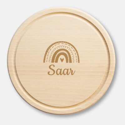 Houten ronde broodplank met eigen naam en regenboog afbeelding
