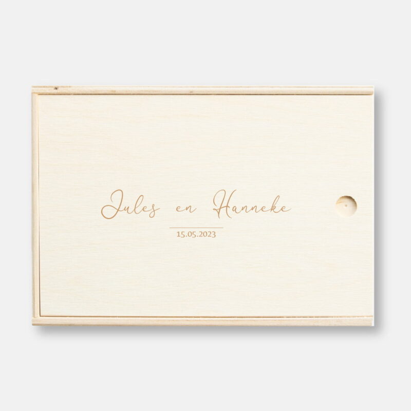 Cadeau bruiloft Houten kist graveren met namen en trouwdatum