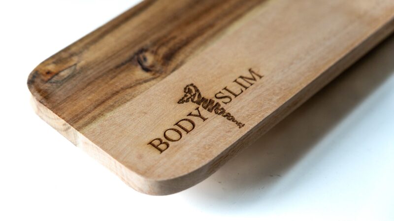 lasergasten langwerpige plank logo gravure bedrijf