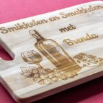 lasergasten borrelplank teak cadeau wijn close