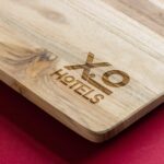 lasergasten teak borrelplank eigen logo gravure