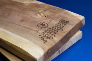 logo op borrelplank laten graveren hoge kwaliteit