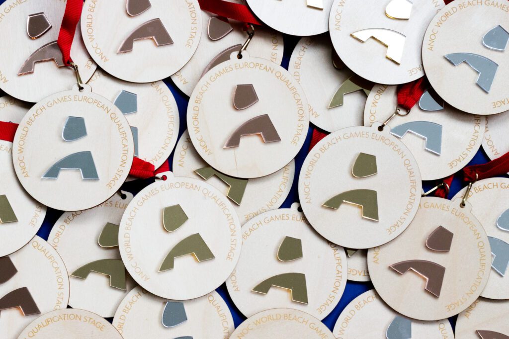 medailles bestellen met eigen ontwerp lasergesneden