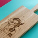 lasergasten eiken borrelplank eigen ontwerp afbeelding tekening gezin