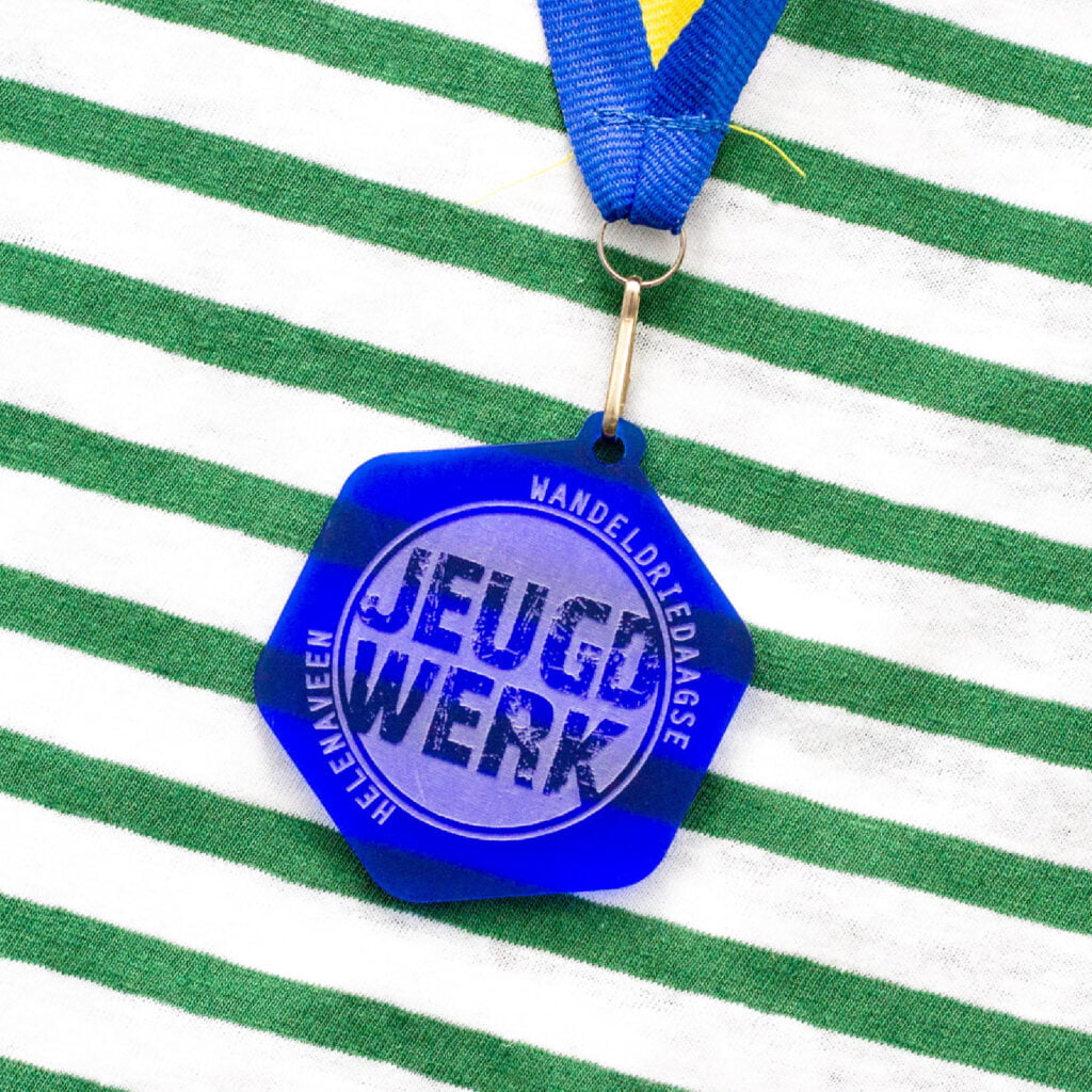 acrylaat lasersnijden medaille acryl op maat graveren lasergasten