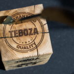 graveren eiken houten blok logo teboza relatiegeschenk restaurants