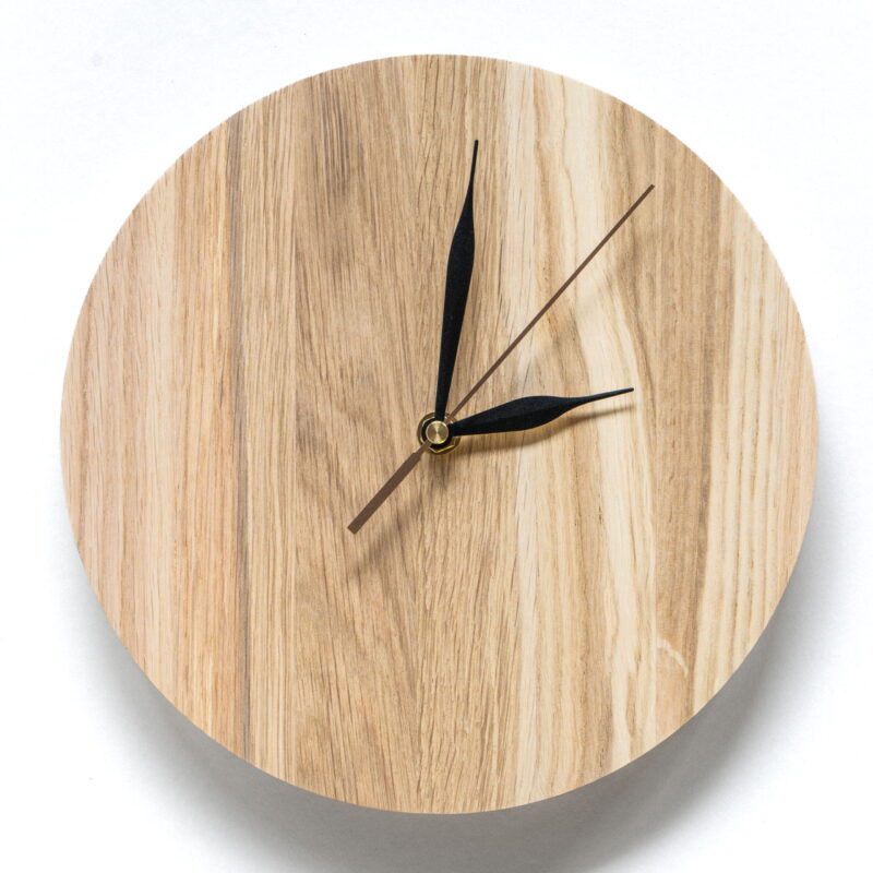 houten-klok-eiken-graveren-leeg houten klok eiken graveren