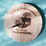 houten klok laten graveren eiken klok lasergasten 3
