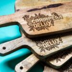 lasergasten mango serveerplanken met gravure logo horeca restaurant