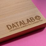 lasergasten beuken borrelplank gravure logo datalab