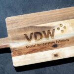 lasergasten acacia borrelplank gravure logo bedrijf