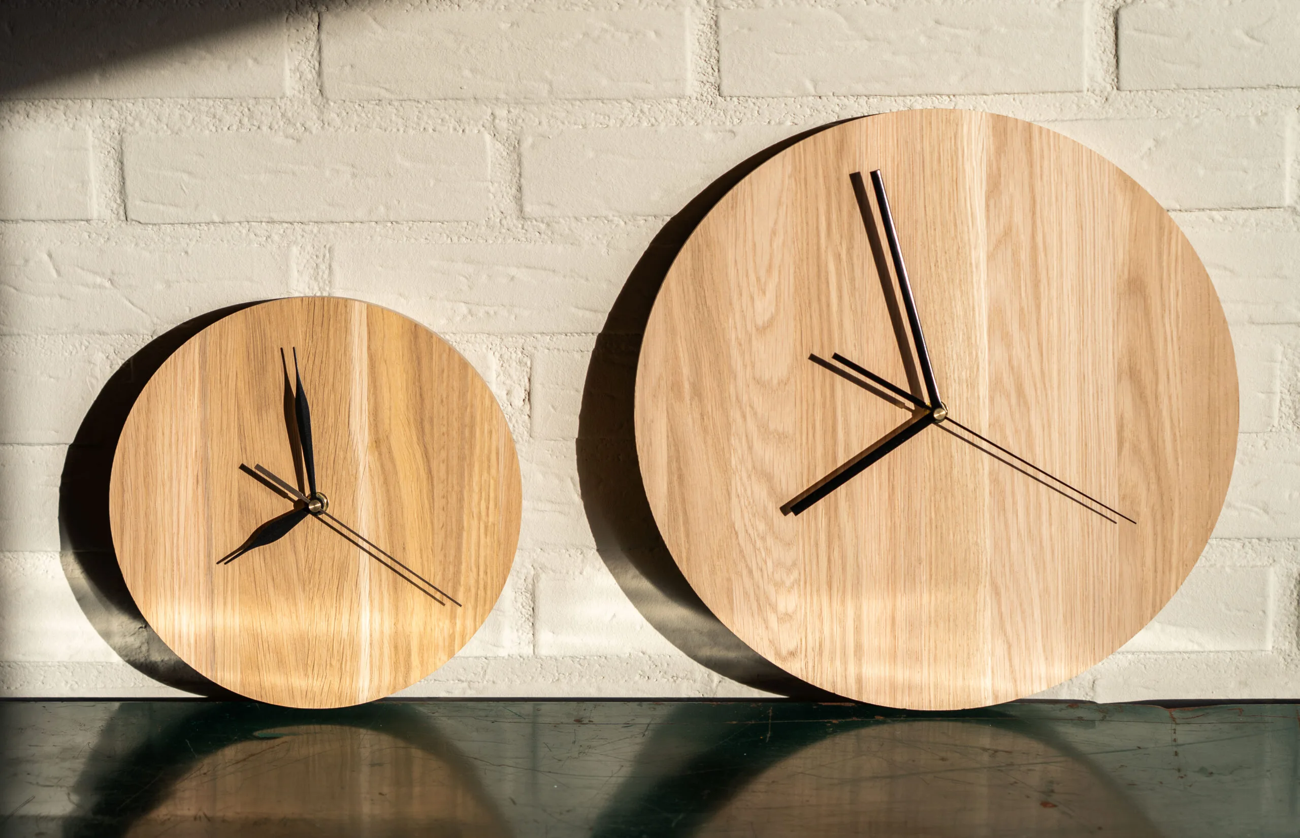 Wandklok vierkant hout modern design