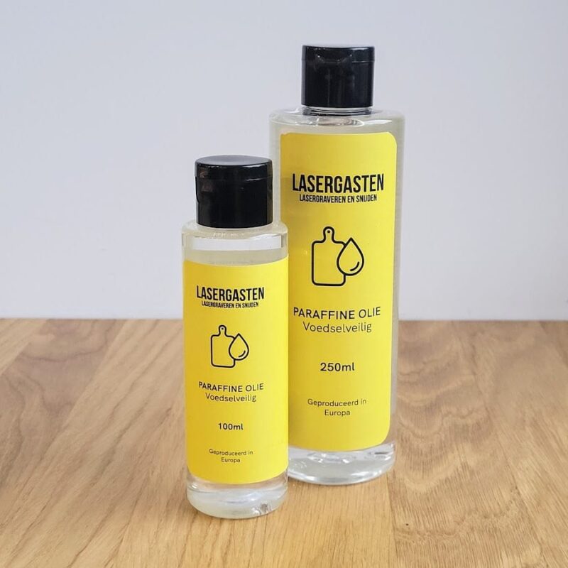 lasergasten-voedselveilige-olie-houten-borrelplank Voedselveilige paraffine olie op houten borrelplank - onderhoudsolie voor eikenhout Lasergasten