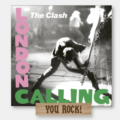 Eikenhouten vinyl platenstandaard met You Rock lasergravure - origineel muziekcadeau Lasergasten