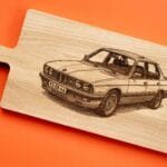 eiken borrelplank gravure auto chatgpt ontwerp lijntekening